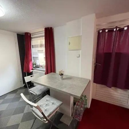 Apartament Tiny House *